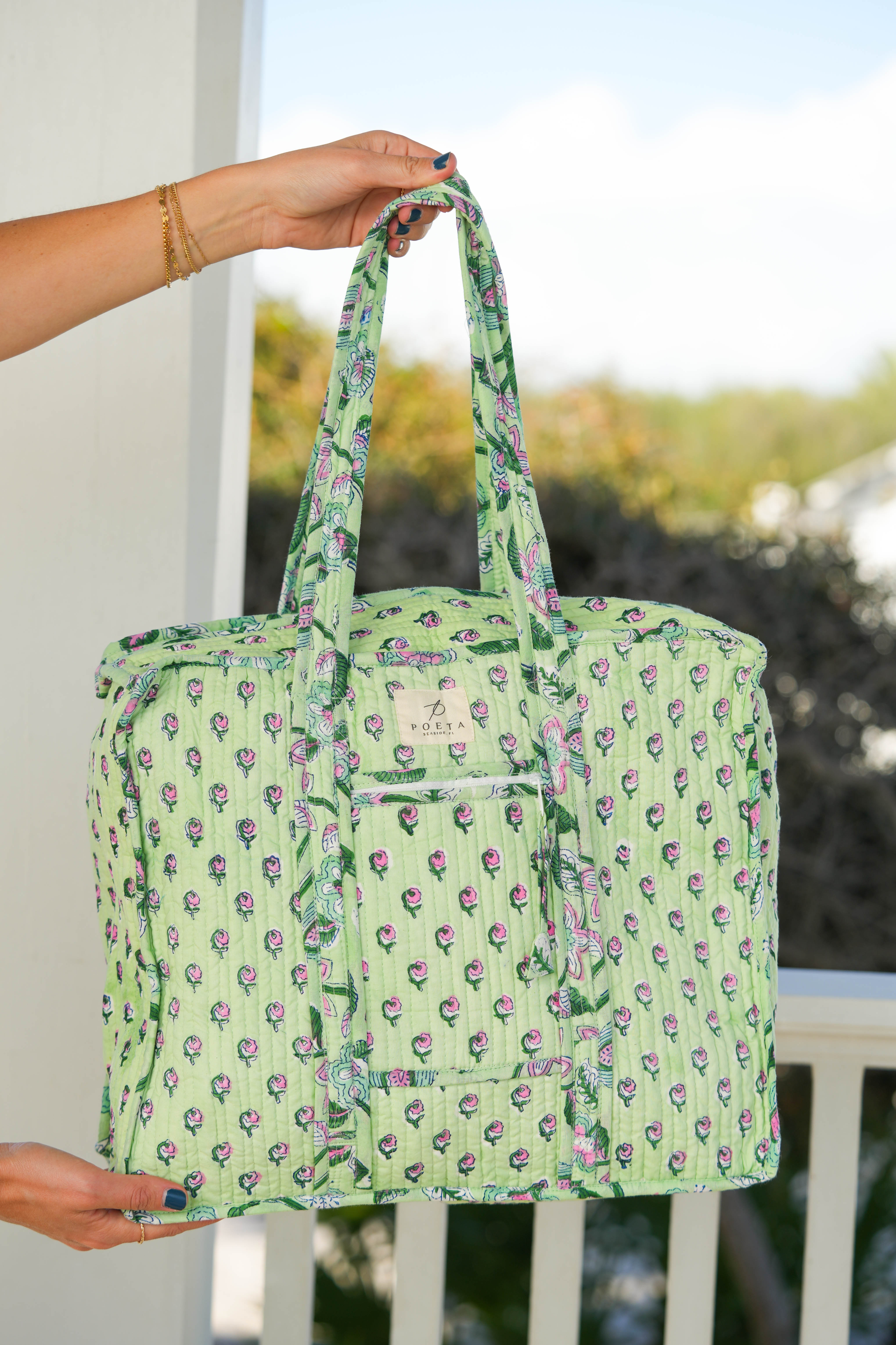 Green Daisy Zipper Tote