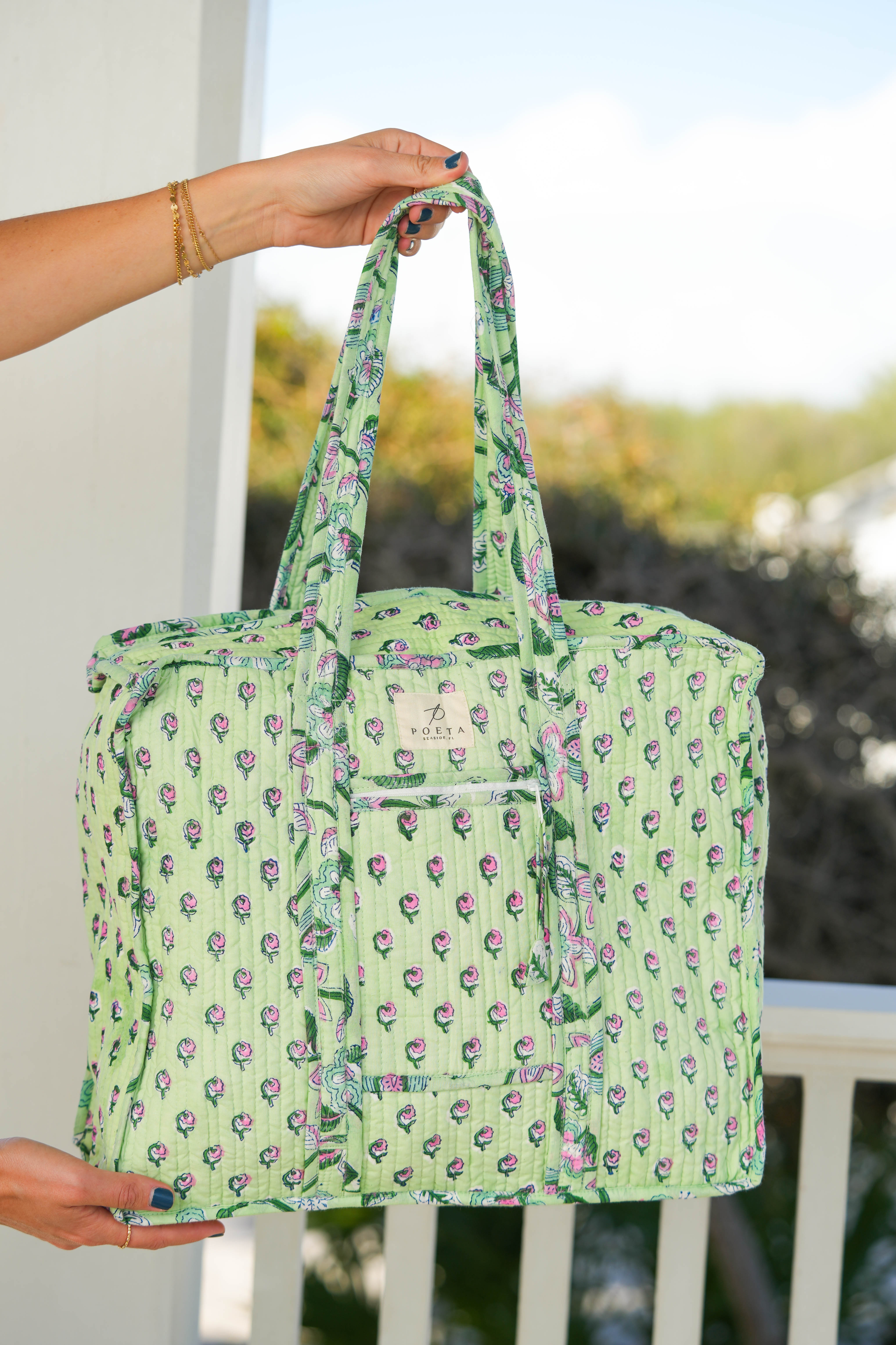 Green Daisy Zipper Tote