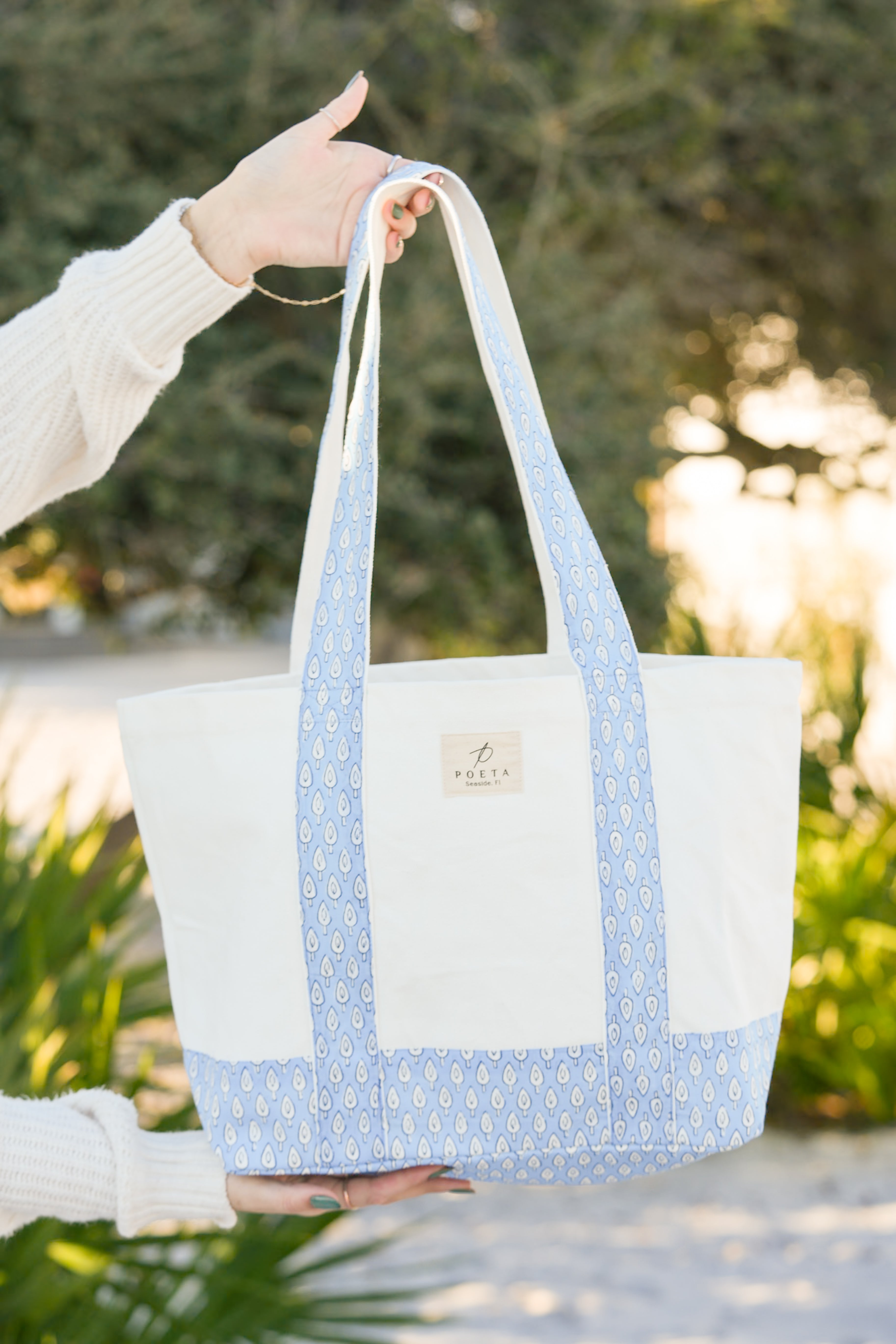 Quinn Canvas Tote - Medium