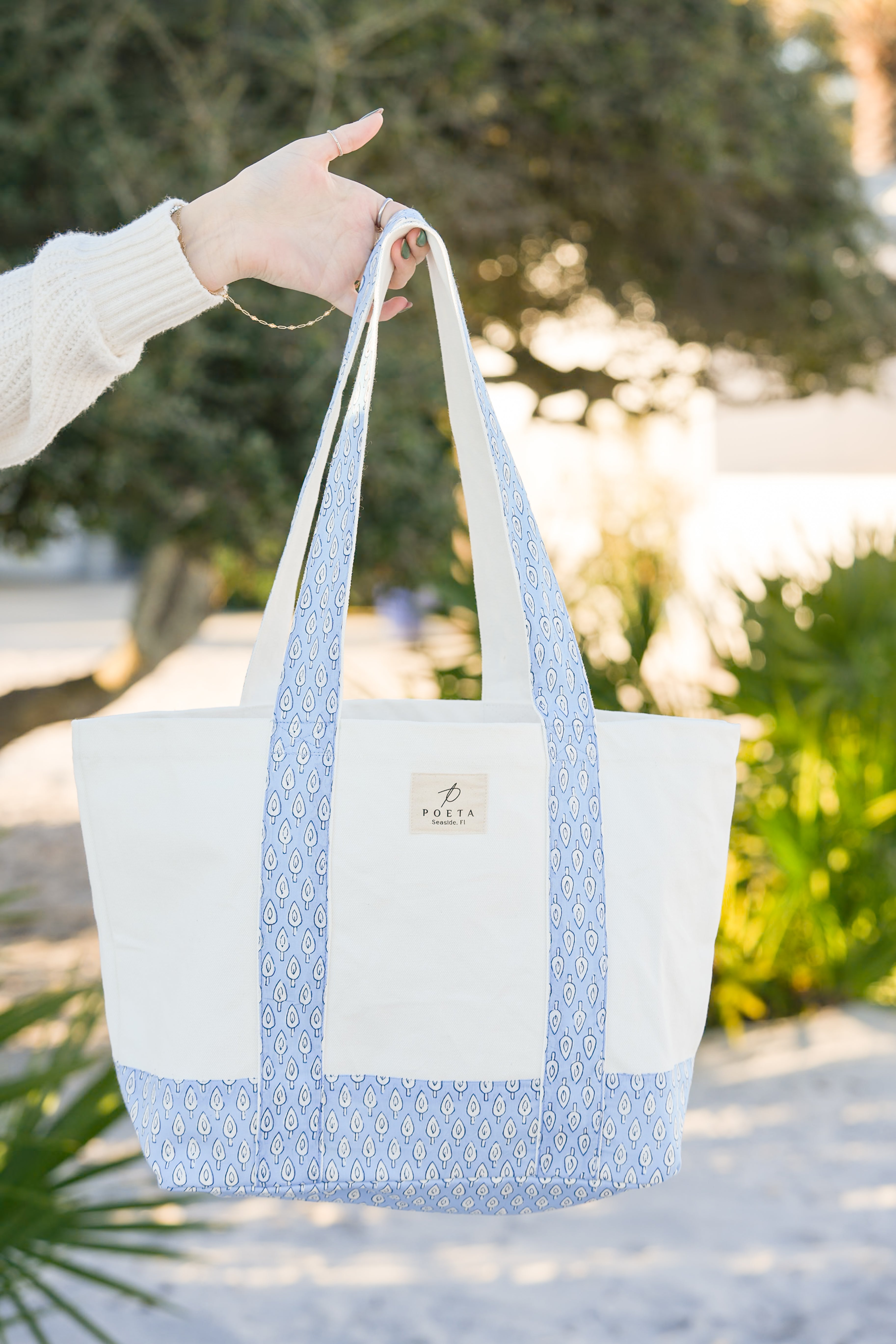 Quinn Canvas Tote - Medium